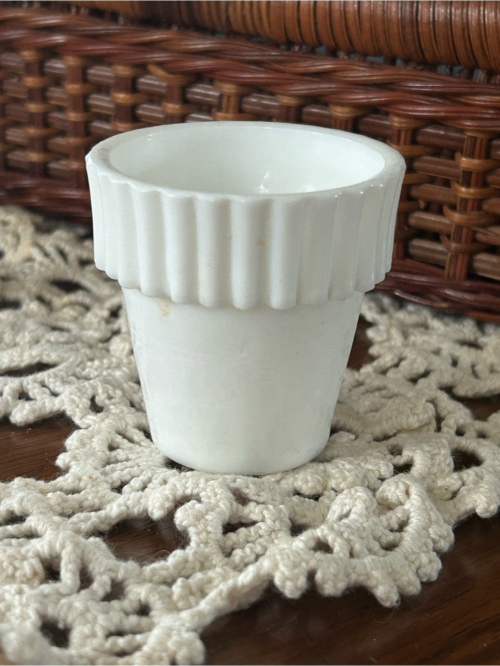 Vintage akro agate uranium slag glass mini planter. Uranium glass